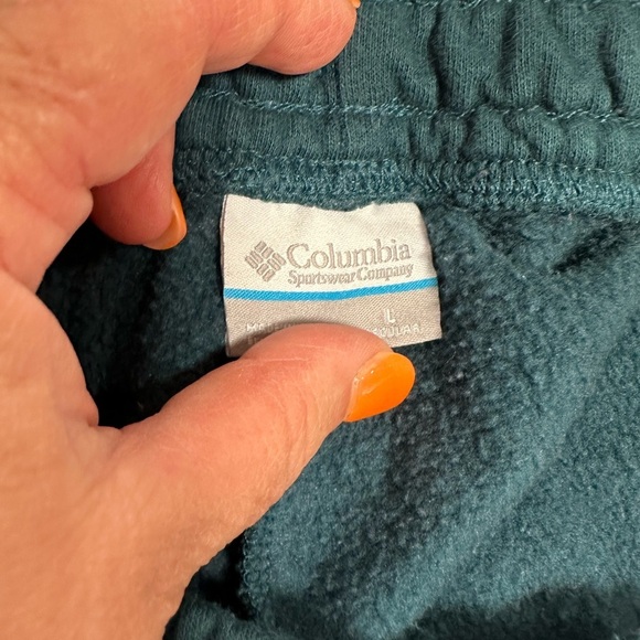 Columbia Green Sweatpants - Picture 2 of 3